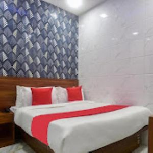 Hotel T-Junction Residency Bkc